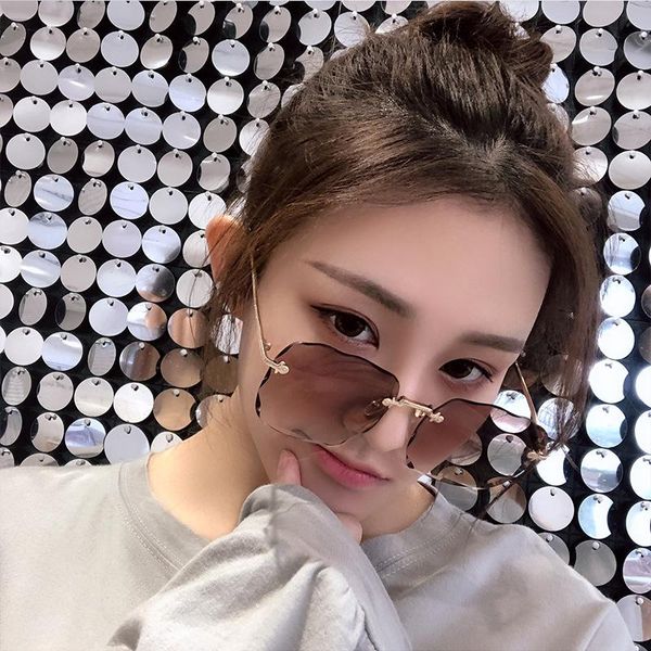 high qulity women's rimless square sunglasses metal 2021 chic shades fashion luxury female ladies purple eyewear, White;black
high qulity women's rimless square sunglasses metal 2021 chic shades fashion luxury female ladies purple eyewear, White;black