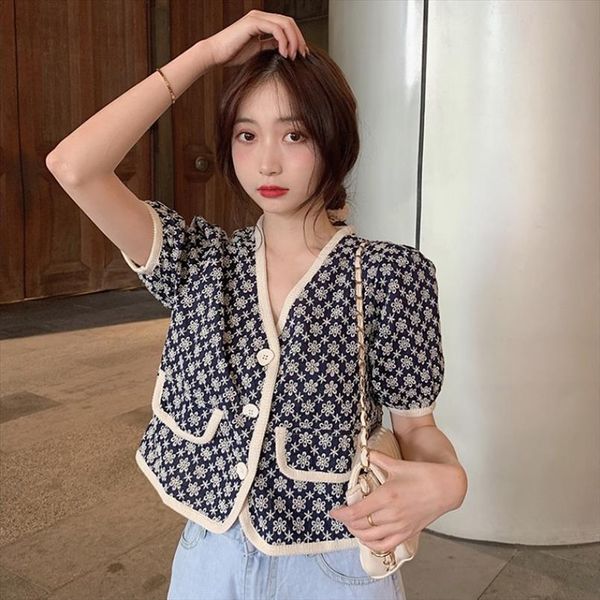 french retro short sleeves women sweater womens design sense shirt summer graceful puff sleeve, White;black
french retro short sleeves women sweater womens design sense shirt summer graceful puff sleeve, White;black