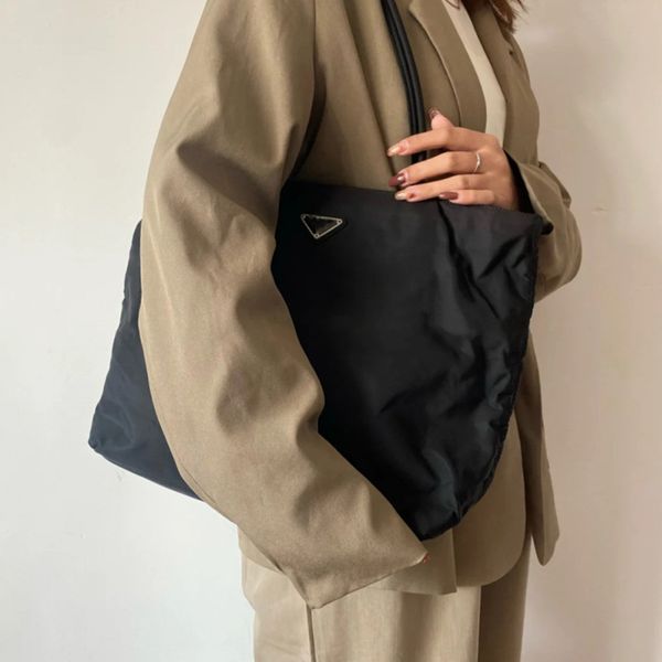 new parachute nylon single shoulder armpit bag tote women's large capacity shopping portable purses clearance
new parachute nylon single shoulder armpit bag tote women's large capacity shopping portable purses clearance