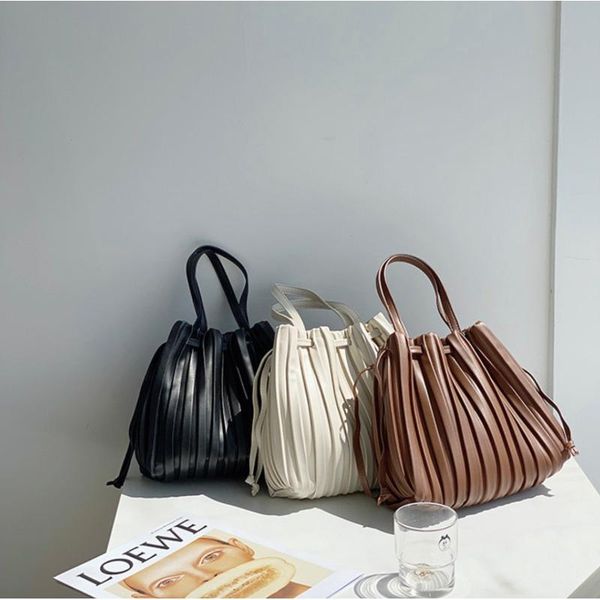 storage bags women pu leather bag fashion solid color ladies purse shoulder casual travel school shopping office lady handbag
storage bags women pu leather bag fashion solid color ladies purse shoulder casual travel school shopping office lady handbag