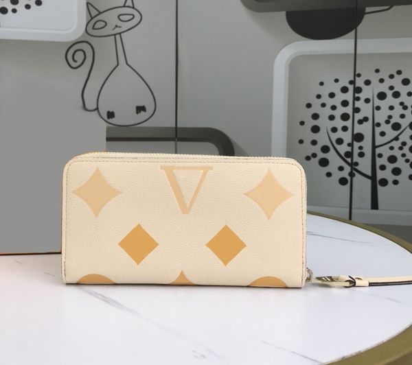 2023 fashion designers wallets luxurys mens women leather bags quality classic bee tiger snake letters purses original box digram card holde, Red;black
2023 fashion designers wallets luxurys mens women leather bags quality classic bee tiger snake letters purses original box digram card holde, Red;black