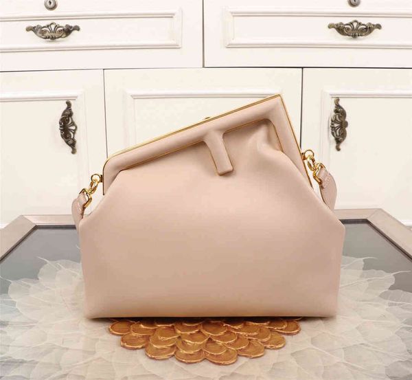 designer bag fend handbags first first women handbags series luxurys metal wrapped dinner handbag single shoulder messenger yjvh cz
designer bag fend handbags first first women handbags series luxurys metal wrapped dinner handbag single shoulder messenger yjvh cz