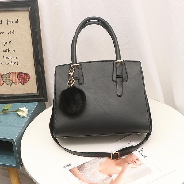 evening bags solid color shoulder bag fashion stitching wild messenger brand female totes crossbody women leather handbag plush pendant
evening bags solid color shoulder bag fashion stitching wild messenger brand female totes crossbody women leather handbag plush pendant