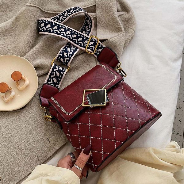 fashionable purses crossbody simple texture bucket bag for women 2021 handbag luxury designer lipstick messenger cross body
fashionable purses crossbody simple texture bucket bag for women 2021 handbag luxury designer lipstick messenger cross body