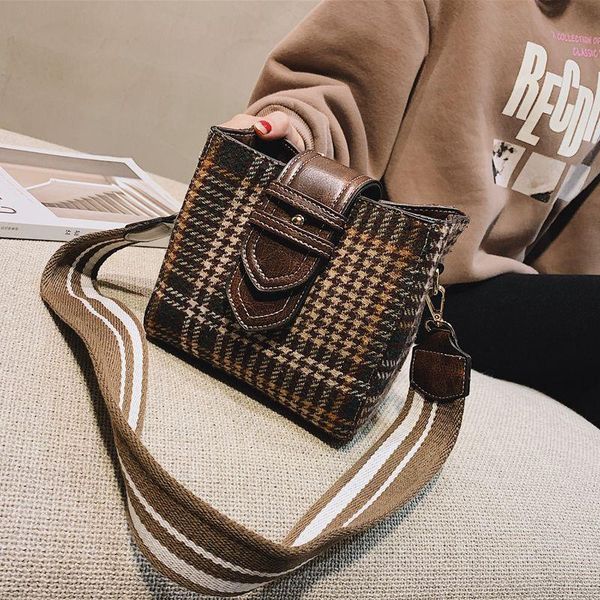 evening bags 2021 fashion trend women bag retro large capacity bucket plaid single shoulder messenger
evening bags 2021 fashion trend women bag retro large capacity bucket plaid single shoulder messenger