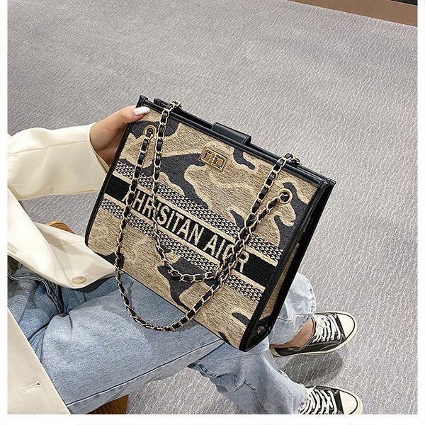 factory outlet design net red bag women's 2021 new chain bag, fashion sense, foreign style, versatile french minority messenger single
factory outlet design net red bag women's 2021 new chain bag, fashion sense, foreign style, versatile french minority messenger single