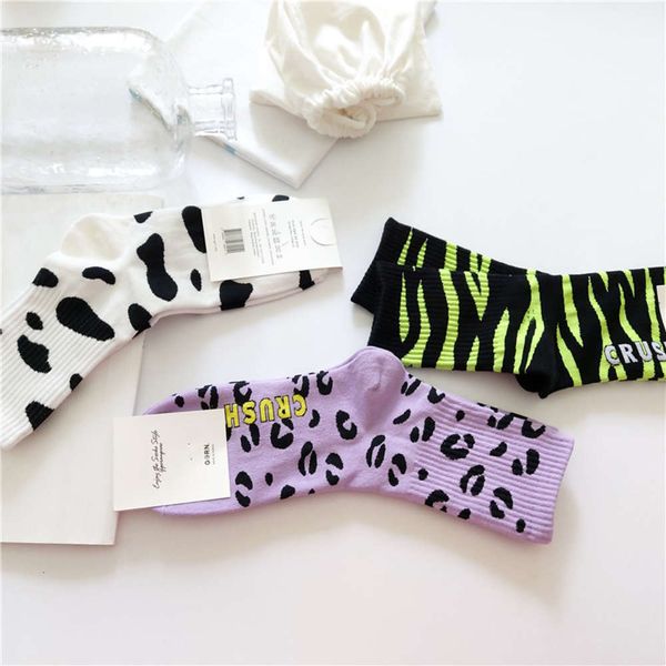 women's spring, autumn and winter leopard print cow medium tube cotton socks, Black;white
women's spring, autumn and winter leopard print cow medium tube cotton socks, Black;white