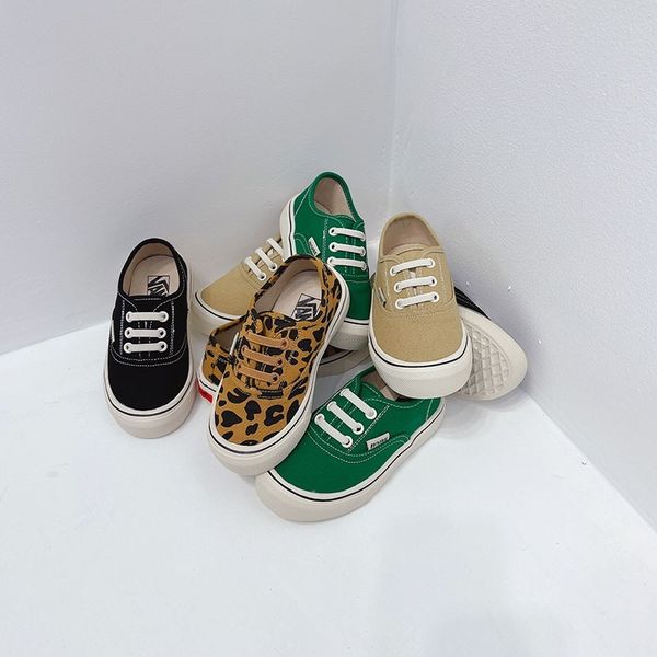 children's board spring summer 2021 classic casual canvas shoes for boys and girls, Black;red
children's board spring summer 2021 classic casual canvas shoes for boys and girls, Black;red