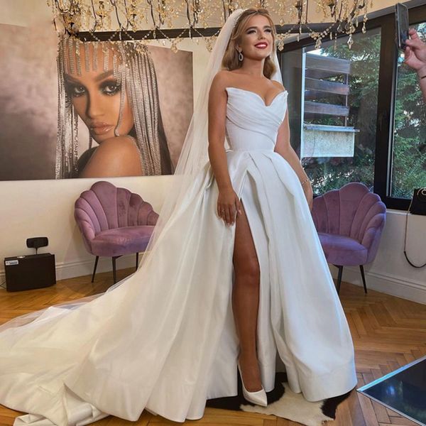 straplss satin a line wedding dresses bridal gowns with high split court trian lace-up plus size bride dress, White
straplss satin a line wedding dresses bridal gowns with high split court trian lace-up plus size bride dress, White