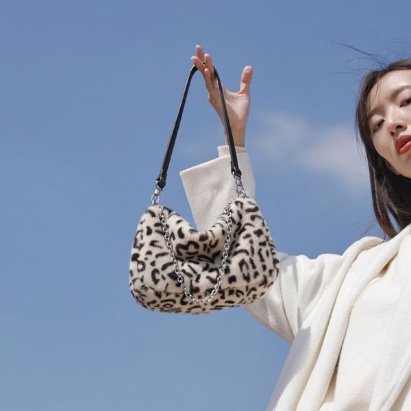 evening bags fashion plush leopard style shoulder bag one-shoulder hairy baguette all-match underarm trendy personality messenger
evening bags fashion plush leopard style shoulder bag one-shoulder hairy baguette all-match underarm trendy personality messenger