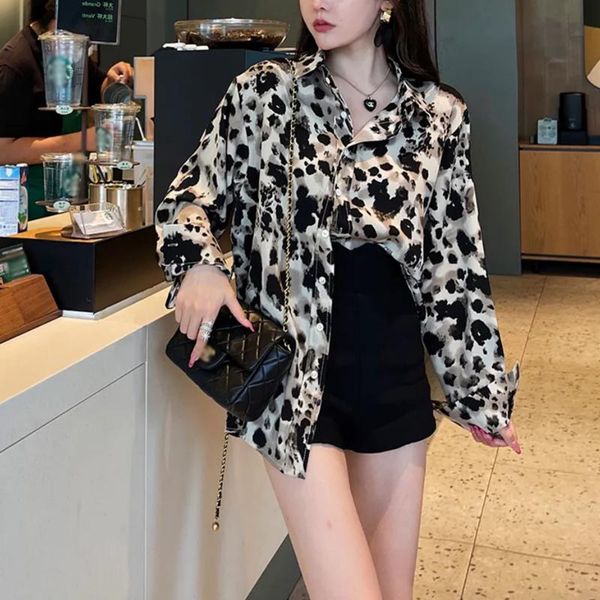 women's t-shirt korean fried street leopard print shirt female design sense of minority summer thin section 2021 chiffon chic top, White
women's t-shirt korean fried street leopard print shirt female design sense of minority summer thin section 2021 chiffon chic top, White