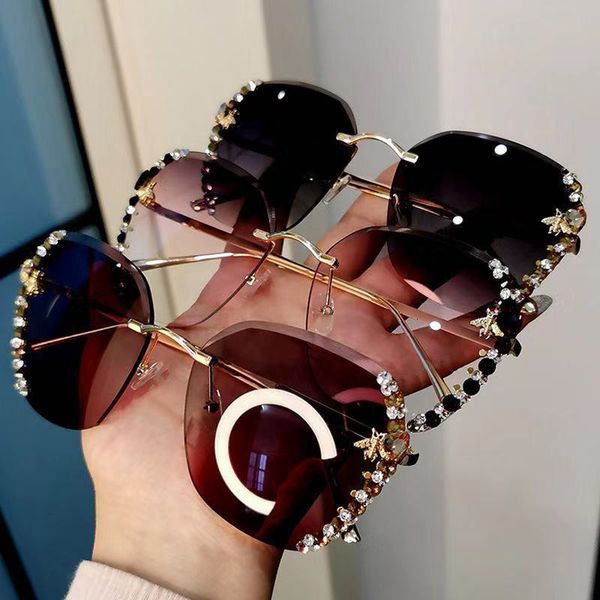 sunglasses luxury brand design women fashion bee rhinestone sun glasses rimless retro eyeglasses gafas de sol mujer, White;black
sunglasses luxury brand design women fashion bee rhinestone sun glasses rimless retro eyeglasses gafas de sol mujer, White;black