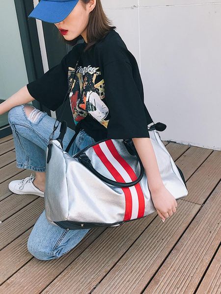 outdoor bags 2021 red and black strips sport fitness bag fashion travel one shoulder yoga training
outdoor bags 2021 red and black strips sport fitness bag fashion travel one shoulder yoga training