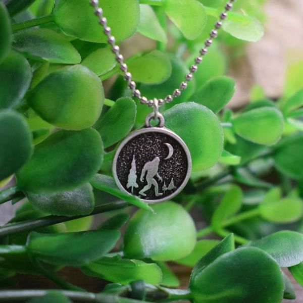 16pcs sasquatch bigfoot big foot with the moon necklace i believe mythology science fiction jewelry christmas gift sanlan pendant necklaces, Silver
16pcs sasquatch bigfoot big foot with the moon necklace i believe mythology science fiction jewelry christmas gift sanlan pendant necklaces, Silver