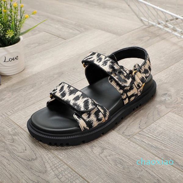 women runner summer desert sand plat-forme fashion shoes sandals triple black bone white green platform sandal dark silvery slippers 35
women runner summer desert sand plat-forme fashion shoes sandals triple black bone white green platform sandal dark silvery slippers 35