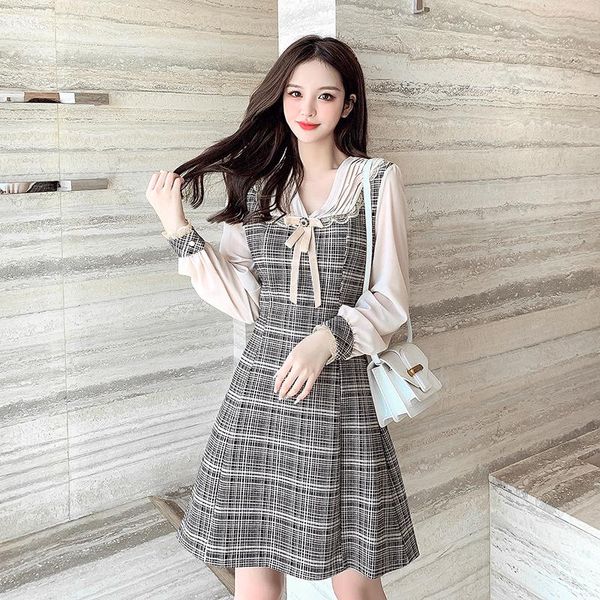 casual dresses 2021 spring autumn women's dress v-neck bow voile puff sleeve patchwork plaid a-line elegant office lady slim waist, Black;gray
casual dresses 2021 spring autumn women's dress v-neck bow voile puff sleeve patchwork plaid a-line elegant office lady slim waist, Black;gray