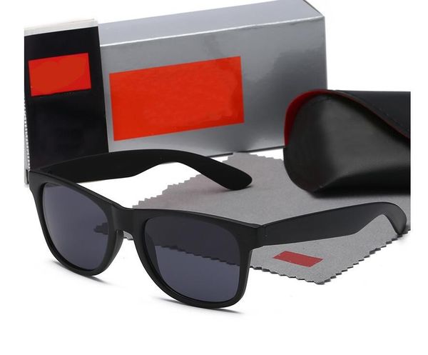 sunglasses 2021 square women style trend men cool leisure luxury designer brand with original box, White;black
sunglasses 2021 square women style trend men cool leisure luxury designer brand with original box, White;black