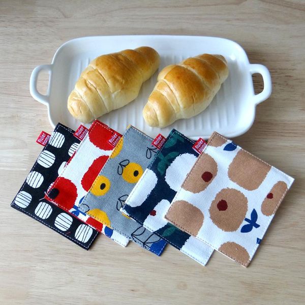 table napkin 11x11cm quadrate cotton fabric double-layer padded cute fruit heat insulated pad
table napkin 11x11cm quadrate cotton fabric double-layer padded cute fruit heat insulated pad