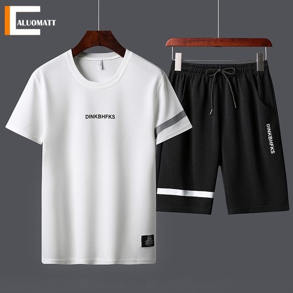 casual men's sets summer tracksuit men print short sleeve t-shirt 2 piece+shorts quick drying short set fashion sportswear male 210714, Gray
casual men's sets summer tracksuit men print short sleeve t-shirt 2 piece+shorts quick drying short set fashion sportswear male 210714, Gray