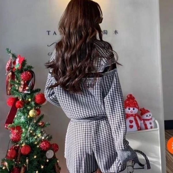 women's tracksuits 2021 autumn letter jacquard houndstooth fashion outfits pullover long sleeve knit two-piece, Gray
women's tracksuits 2021 autumn letter jacquard houndstooth fashion outfits pullover long sleeve knit two-piece, Gray