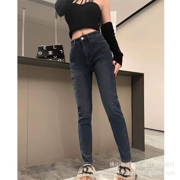zui high version ch fragrance 2021 winter camellia three-dimensional relief slim fit elastic plush leggings women, Blue
zui high version ch fragrance 2021 winter camellia three-dimensional relief slim fit elastic plush leggings women, Blue