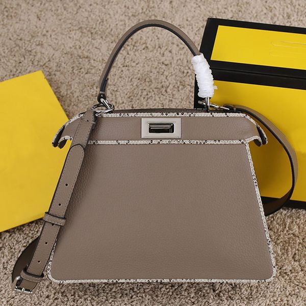 classic handbag tote shopping bag crossbody bag women handbags purse cowhide leather removable strap gold hardware plain wallets 27cm
classic handbag tote shopping bag crossbody bag women handbags purse cowhide leather removable strap gold hardware plain wallets 27cm