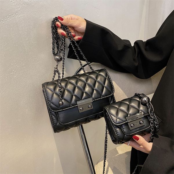 hangbags small bag women's xiangfeng lingge chain 2021 autumn latch messenger single shoulder fashion
hangbags small bag women's xiangfeng lingge chain 2021 autumn latch messenger single shoulder fashion