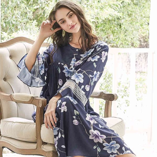 women's sleepwear night satin nightgown women romantic long loose x66x, Black;red
women's sleepwear night satin nightgown women romantic long loose x66x, Black;red