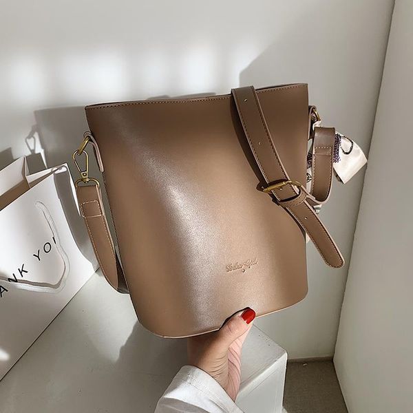 handbag women luxurys designers bags 2021 crossbody bag niche advanced western st purse multi pochette louisbags_18
handbag women luxurys designers bags 2021 crossbody bag niche advanced western st purse multi pochette louisbags_18