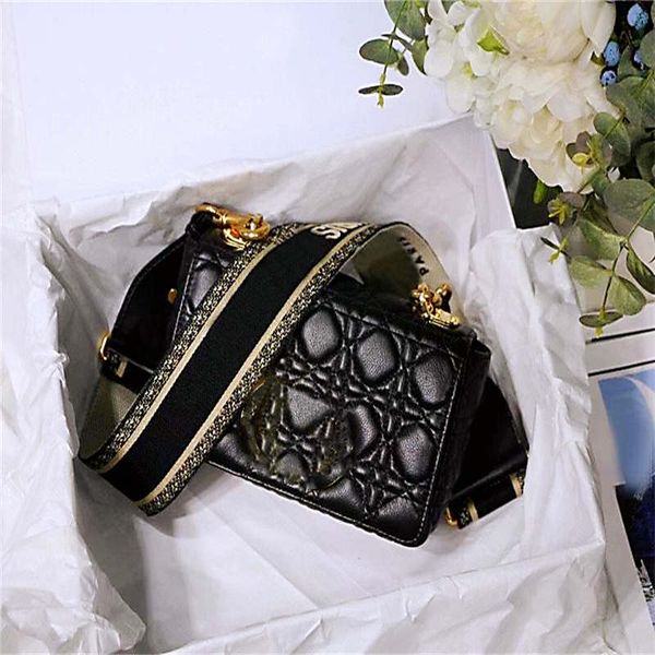 luxurys designers bags ladies shoulder messenger bag genuine leather handbag fashion trend all match elegant
luxurys designers bags ladies shoulder messenger bag genuine leather handbag fashion trend all match elegant