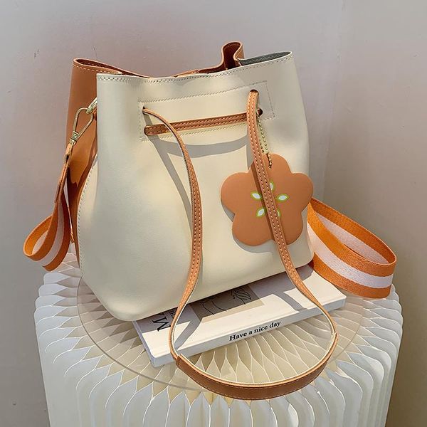 evening bags 2pcs/set pu leather small bucket crossbody for women 2021 summer trendy shoulder handbags and purses lady solid color purse
evening bags 2pcs/set pu leather small bucket crossbody for women 2021 summer trendy shoulder handbags and purses lady solid color purse