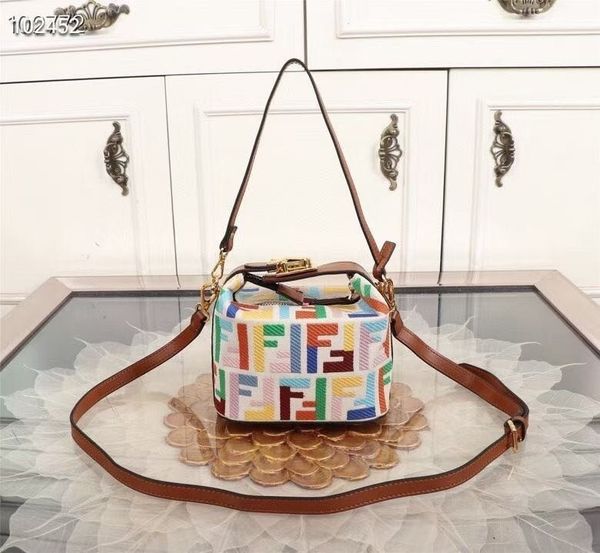 wholesale box laohua pillow portable bag mini lunch canvas medieval underarm single shoulder cross small square bag yw ywluxurys designers b
wholesale box laohua pillow portable bag mini lunch canvas medieval underarm single shoulder cross small square bag yw ywluxurys designers b