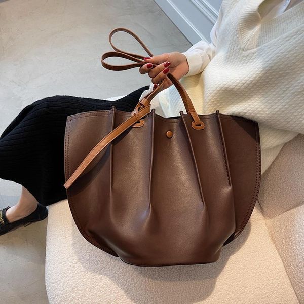 evening bags folds designer pu leather shoulder for women 2021 hit winter simple fashion lady luxury handbags and purses
evening bags folds designer pu leather shoulder for women 2021 hit winter simple fashion lady luxury handbags and purses
