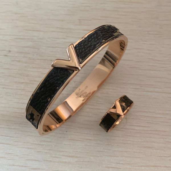 2021 never fade brown leather jewelry sets letter rings bangles pulseiras flower v bracelets women/men, Slivery;golden
2021 never fade brown leather jewelry sets letter rings bangles pulseiras flower v bracelets women/men, Slivery;golden