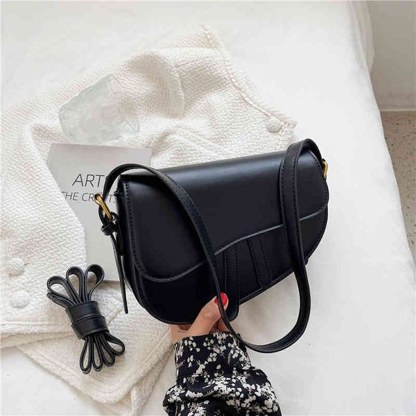 single shoulder armpit bag winter new fashion western style women's diagonal saddle bag
single shoulder armpit bag winter new fashion western style women's diagonal saddle bag