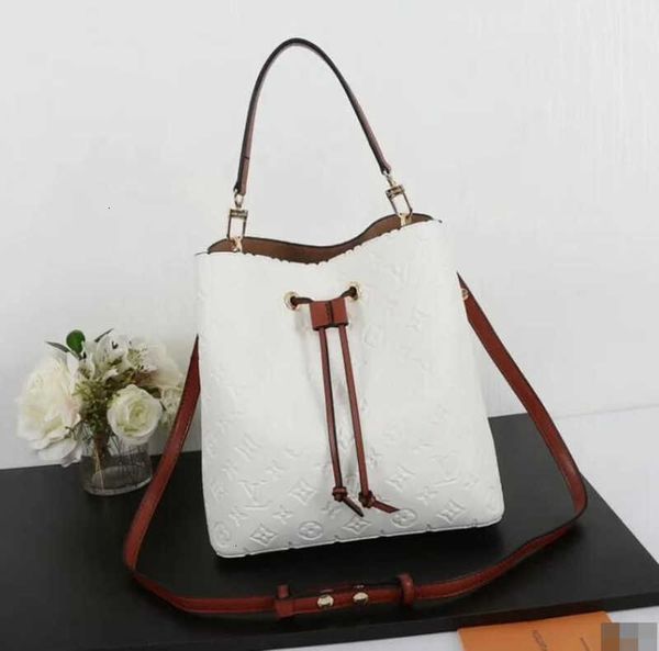 designer luxury m45306 nono handbag bucket bag full leather embossed handbags iconic handles shoulder bags totes cross body brand bag cl
designer luxury m45306 nono handbag bucket bag full leather embossed handbags iconic handles shoulder bags totes cross body brand bag cl