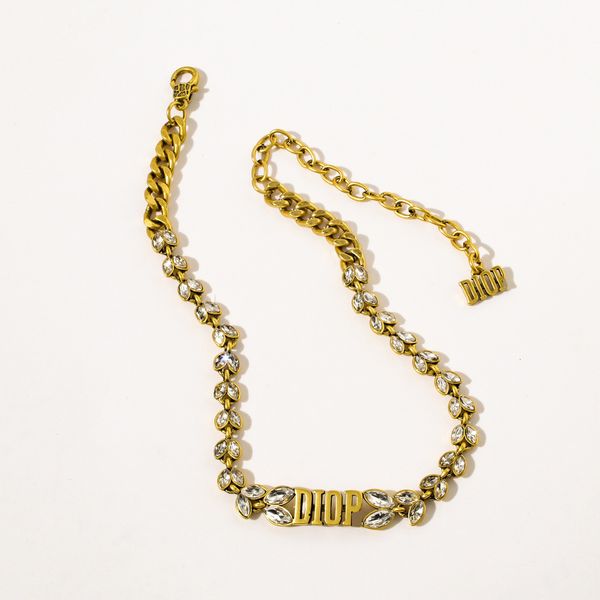 2021 new designer 2021 family necklace letter ear of wheat alloy inlaid with crystal fashion temperament girl, Golden
2021 new designer 2021 family necklace letter ear of wheat alloy inlaid with crystal fashion temperament girl, Golden