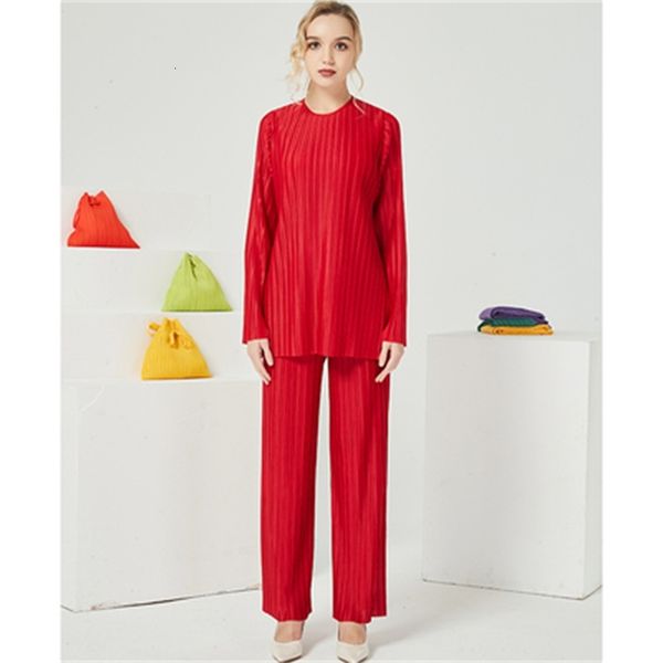 dresses sellin miyake three-piece set of fold long sleeve split t-shirt + sleeveless o-neck vest +straight pants, White
dresses sellin miyake three-piece set of fold long sleeve split t-shirt + sleeveless o-neck vest +straight pants, White