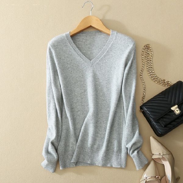 2021 wool solid color pullover v-neck female long-sleeved sweater, White;black
2021 wool solid color pullover v-neck female long-sleeved sweater, White;black