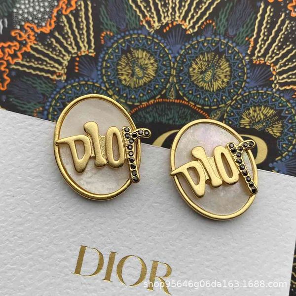 special offer 2021 luxury designer jewelry 21 new shell do letter full drill earrings brass old net red earrings, Silver
special offer 2021 luxury designer jewelry 21 new shell do letter full drill earrings brass old net red earrings, Silver