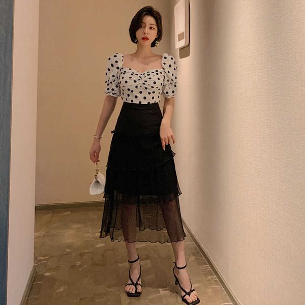short-sleeved two-piece skirt dress summer black and white polka dot bubble sleeve mesh splicing fashion holiday suit 210603, Black;gray
short-sleeved two-piece skirt dress summer black and white polka dot bubble sleeve mesh splicing fashion holiday suit 210603, Black;gray