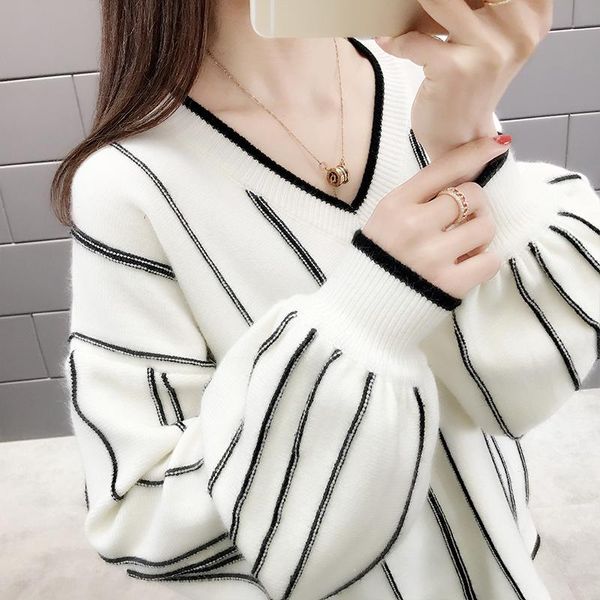 women's sweaters autumn winter 2021 knitted sweater women loose wild fashion v neck striped pullover patch pull femme lady top, White;black
women's sweaters autumn winter 2021 knitted sweater women loose wild fashion v neck striped pullover patch pull femme lady top, White;black