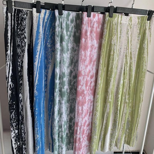women's pants & capris summer tie dye pleated wide leg for women casual elastic high waist long loose trousers straight femme, Black;white
women's pants & capris summer tie dye pleated wide leg for women casual elastic high waist long loose trousers straight femme, Black;white