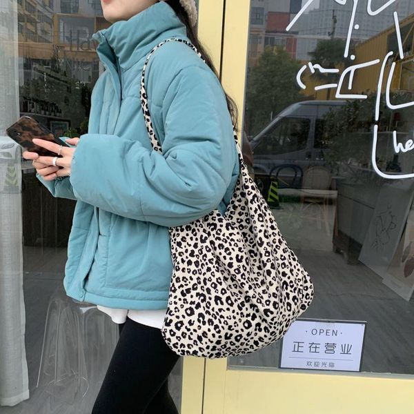 evening bags autumn and winter korean leopard print large-capacity canvas bag female printed shoulder student
evening bags autumn and winter korean leopard print large-capacity canvas bag female printed shoulder student