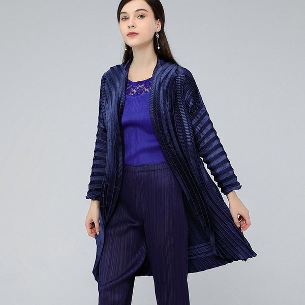 women's trench coats hand made pleated high-end windbreaker spring and autumn mom's temperament jacket versatile bat sleeve casual, Tan;black
women's trench coats hand made pleated high-end windbreaker spring and autumn mom's temperament jacket versatile bat sleeve casual, Tan;black