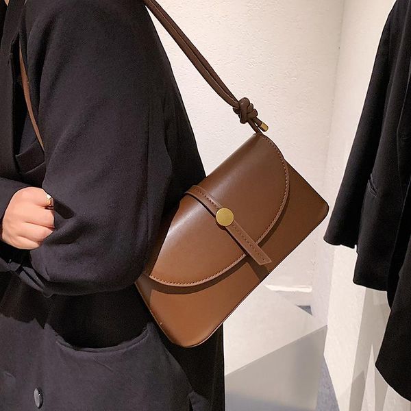 evening bags niche design senior retro bag 2021 female autumn messenger fashionable shoulder square width: 27cm
evening bags niche design senior retro bag 2021 female autumn messenger fashionable shoulder square width: 27cm