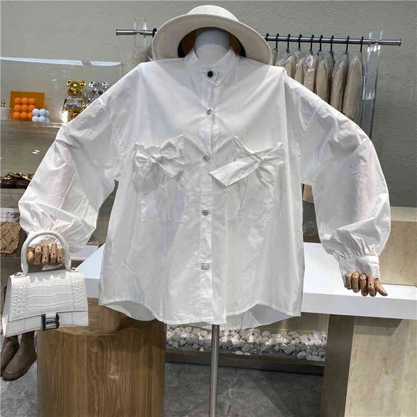 blouses original niche design double wide pocket turtleneck and drill middle length, White
blouses original niche design double wide pocket turtleneck and drill middle length, White