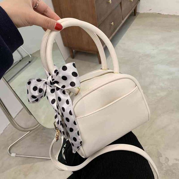 korean ins bag female 2021 fashion hand-held armpit net red texture single shoulder messenger bag, Black;red
korean ins bag female 2021 fashion hand-held armpit net red texture single shoulder messenger bag, Black;red