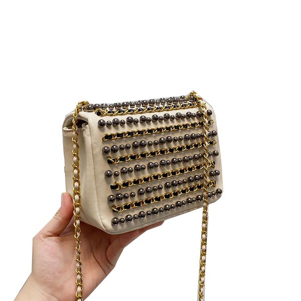 2022ss f/w pearl stud flap square mini bags classic quilted matelasse chain crossbody shoulder famous luxury designer gold metal hardware ha
2022ss f/w pearl stud flap square mini bags classic quilted matelasse chain crossbody shoulder famous luxury designer gold metal hardware ha