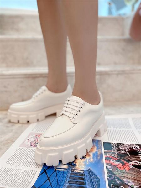 spring and autumn women's shoes high-quality casual small leather thick-soled cowhide british style trifle-soled dress, Black
spring and autumn women's shoes high-quality casual small leather thick-soled cowhide british style trifle-soled dress, Black